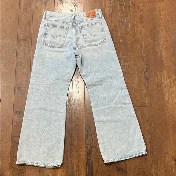 Levi's Light Blue Women's Mid Rise Baggy Jeans - Picture 4 of 10